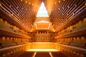 東京オペラシティコンサートホール　メインホール