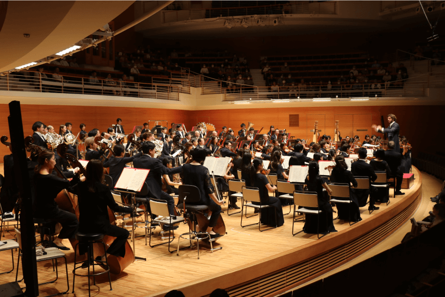 新潟定期演奏会 - 新潟で定期的に⽇本最⾼⽔準のオーケストラを聴く